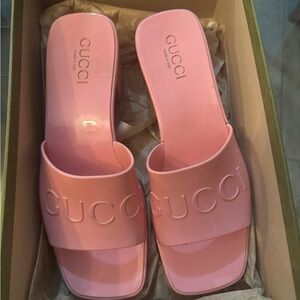 Gucci rubber shoes with heel
